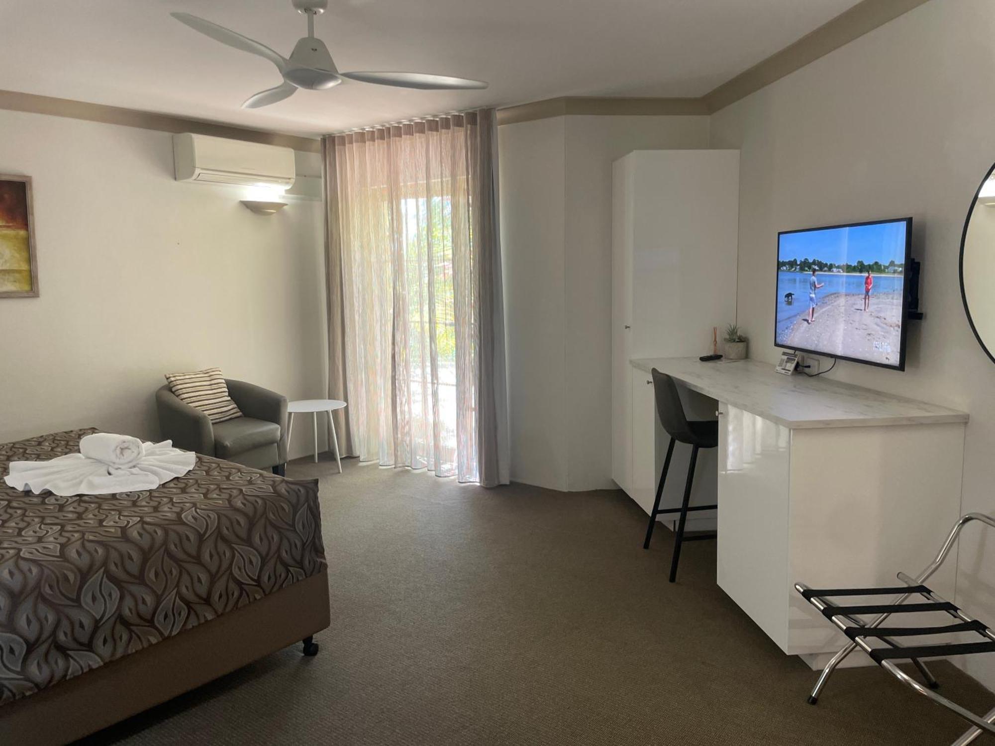 Oasis Inn Ulladulla - Welcoming Guests 18 Years And Older Exterior foto